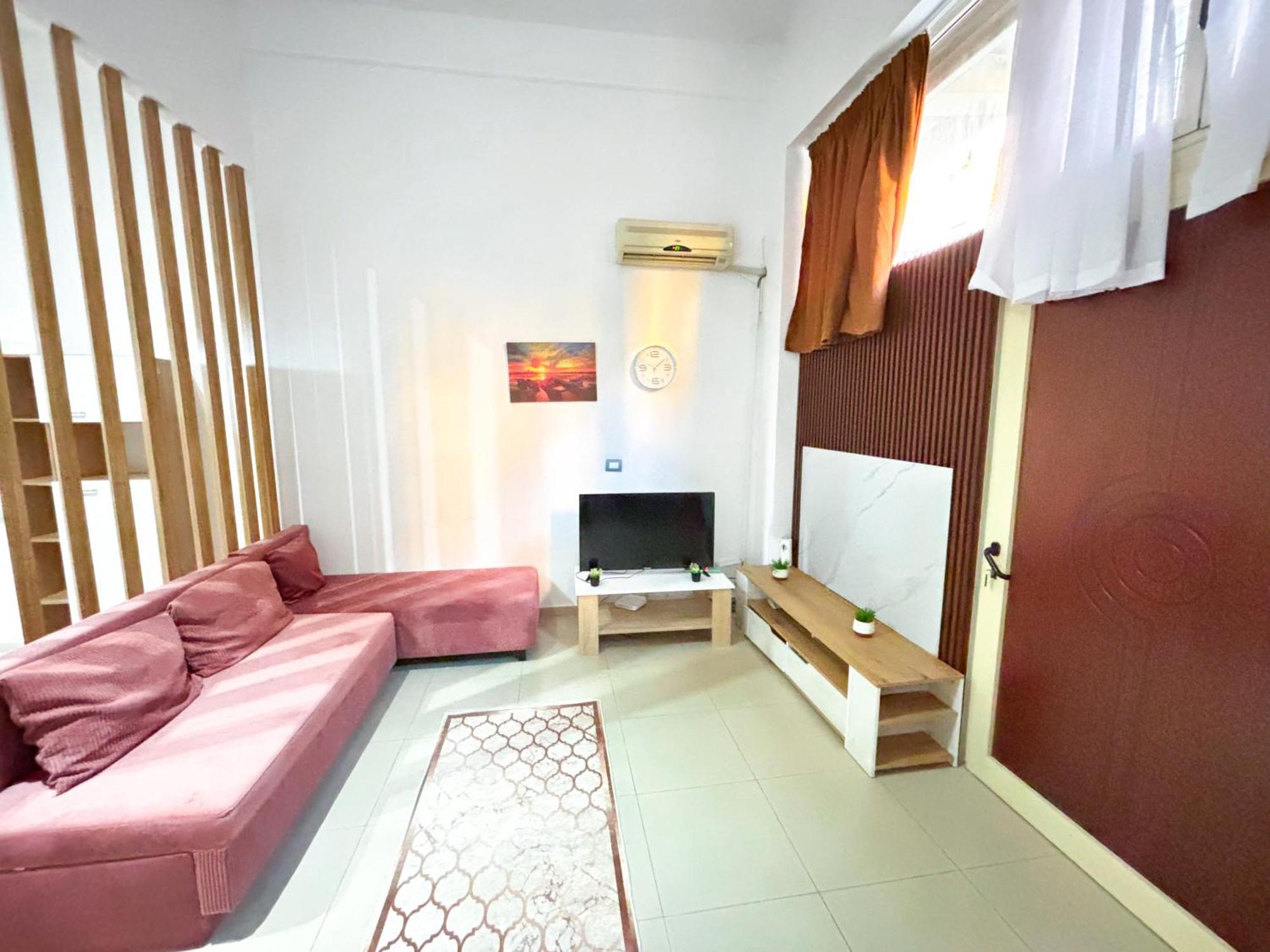 Budget Retreat Tirana & Studios Exterior photo